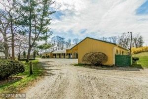 HR8610449 - Stables